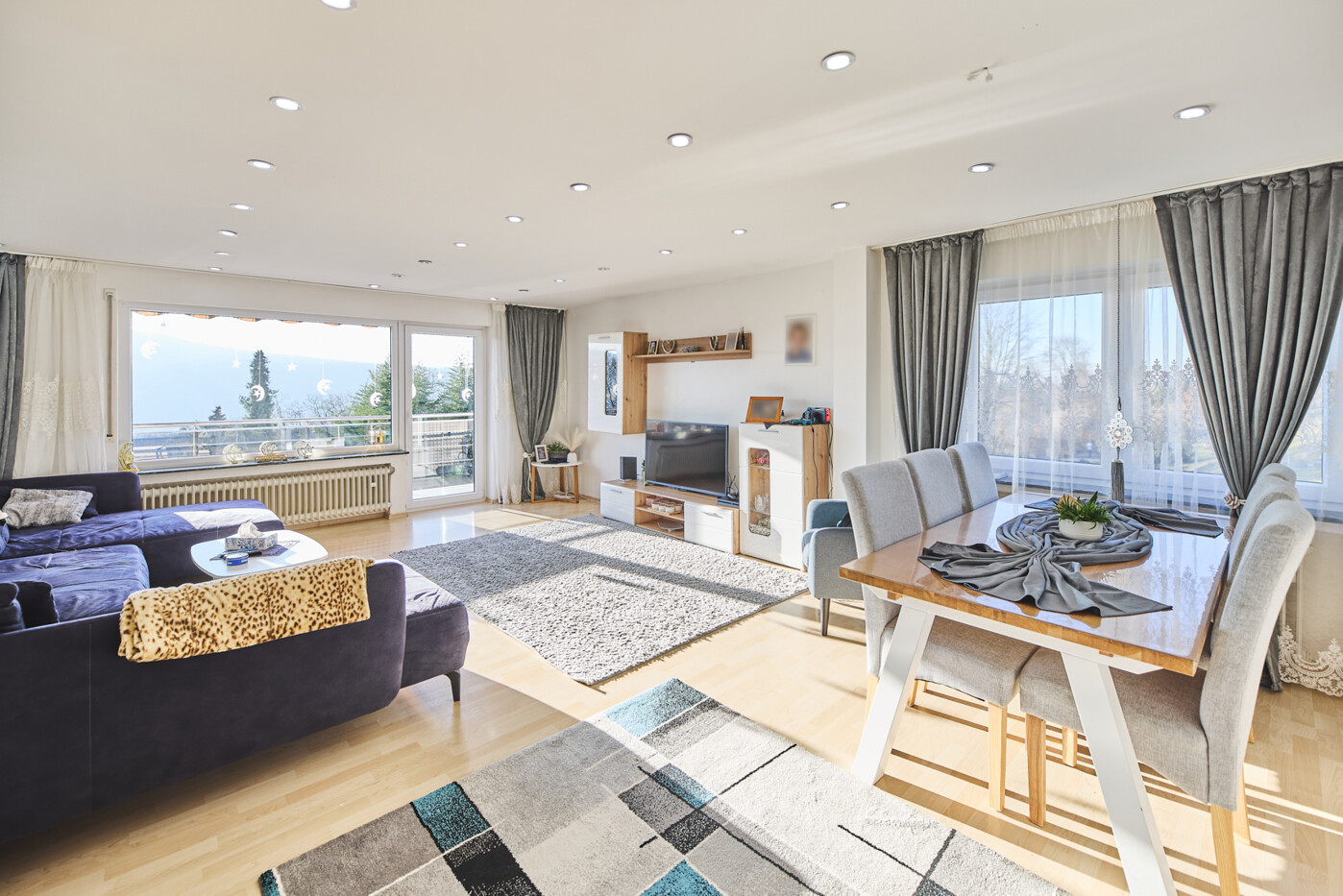 OG Wohn- & Essbereich Ansicht 1