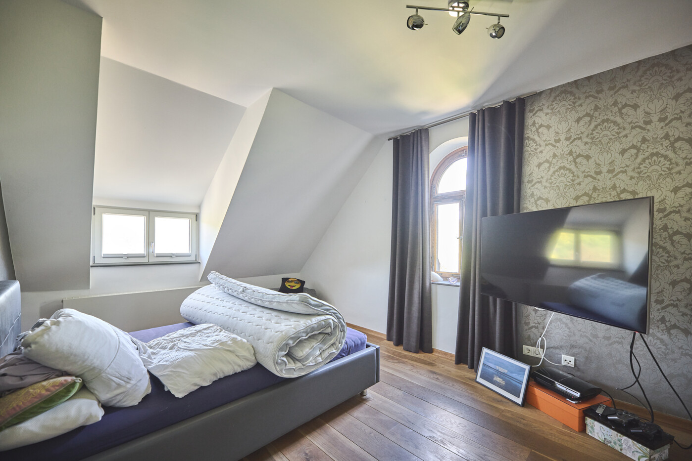 DG Schlafzimmer Ansicht 1