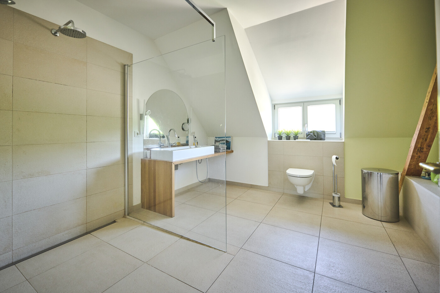 DG Badezimmer Ansicht 1