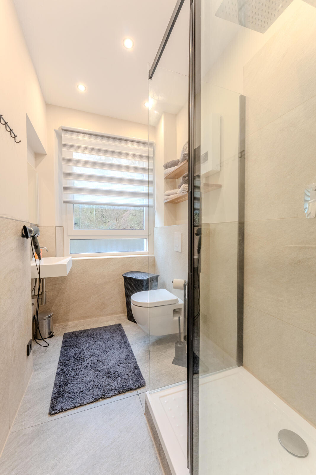 Badezimmer Ansicht 1