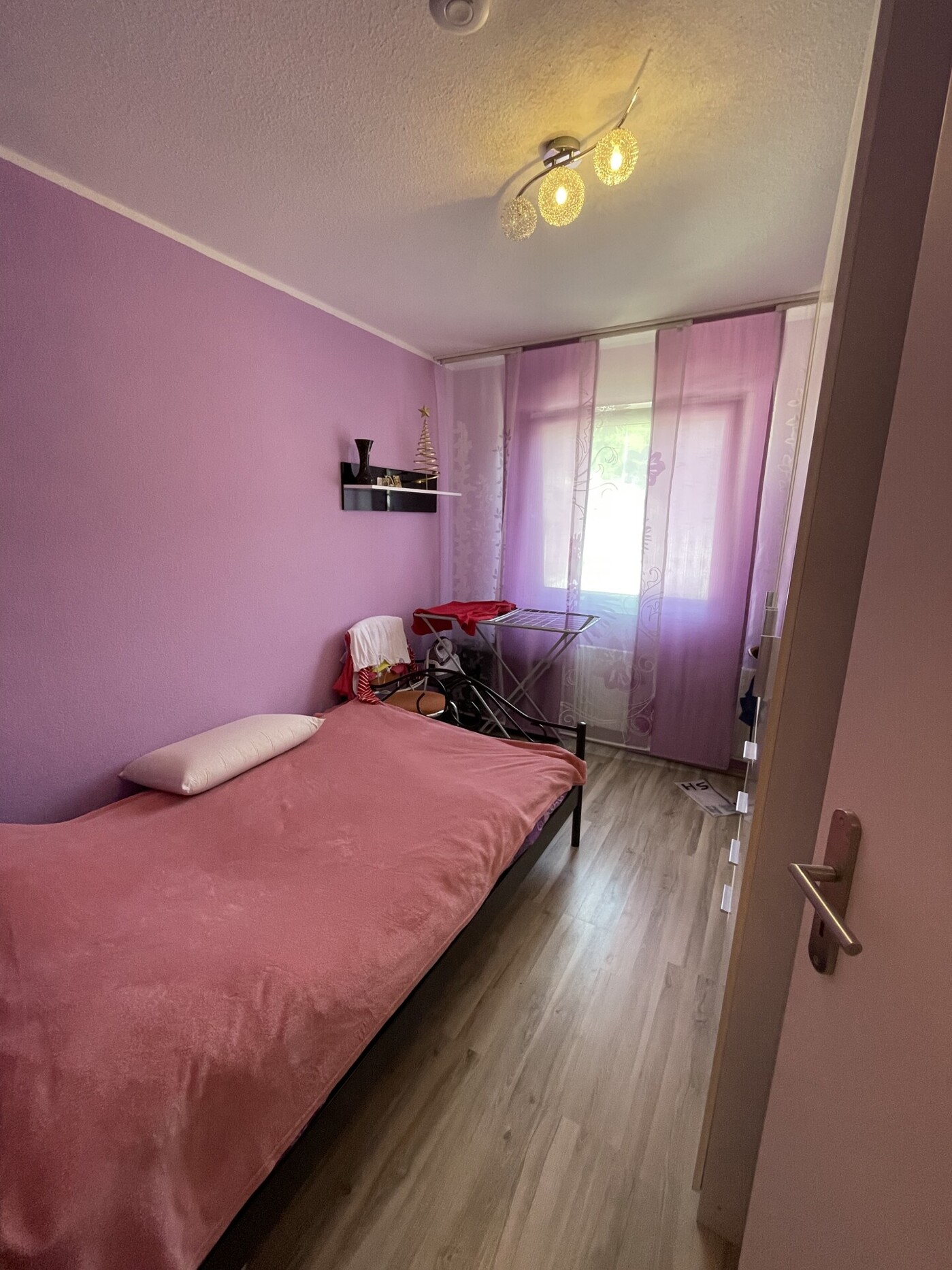 3. OG Rechts Schlafzimmer