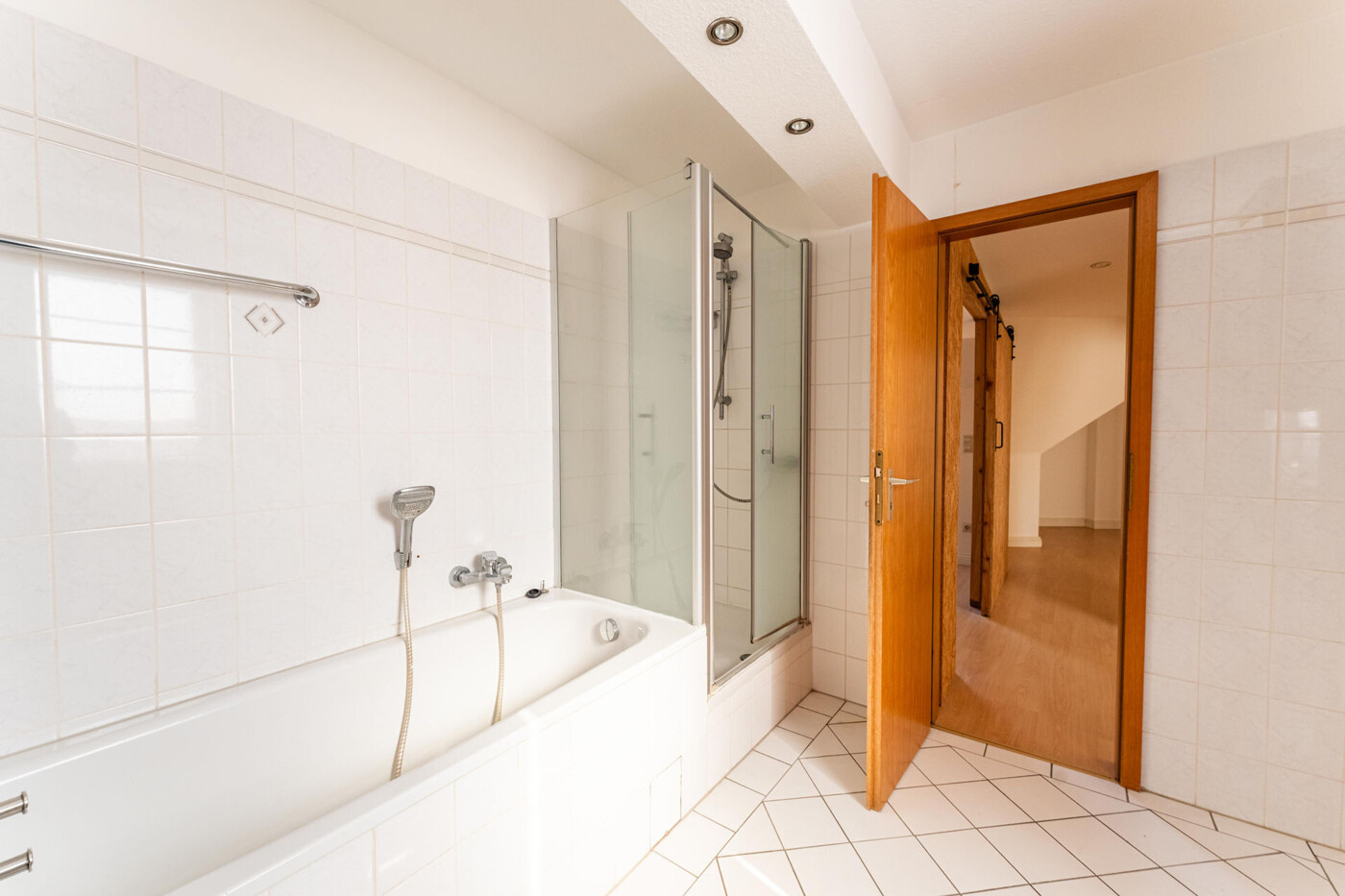 Badezimmer Ansicht 2