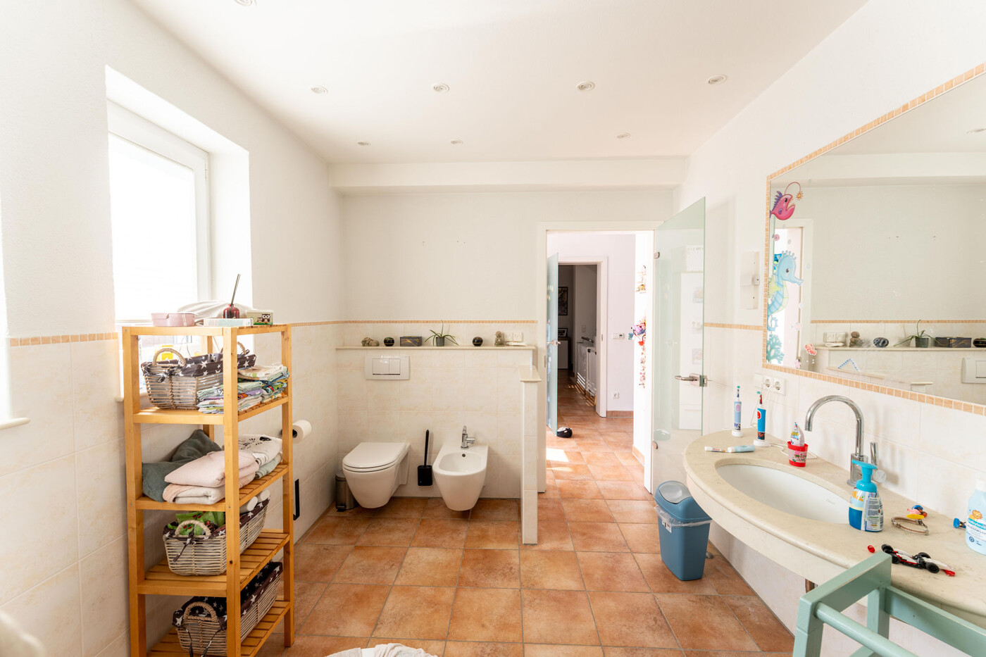 Kinderzimmer Bad Ansicht 2