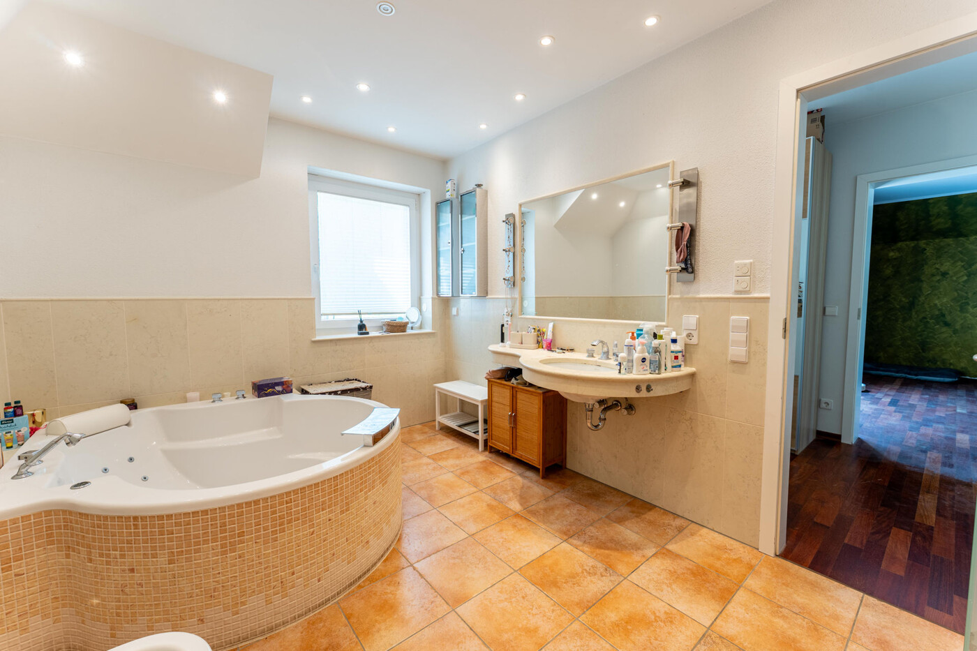 Badezimmer Ansicht 2