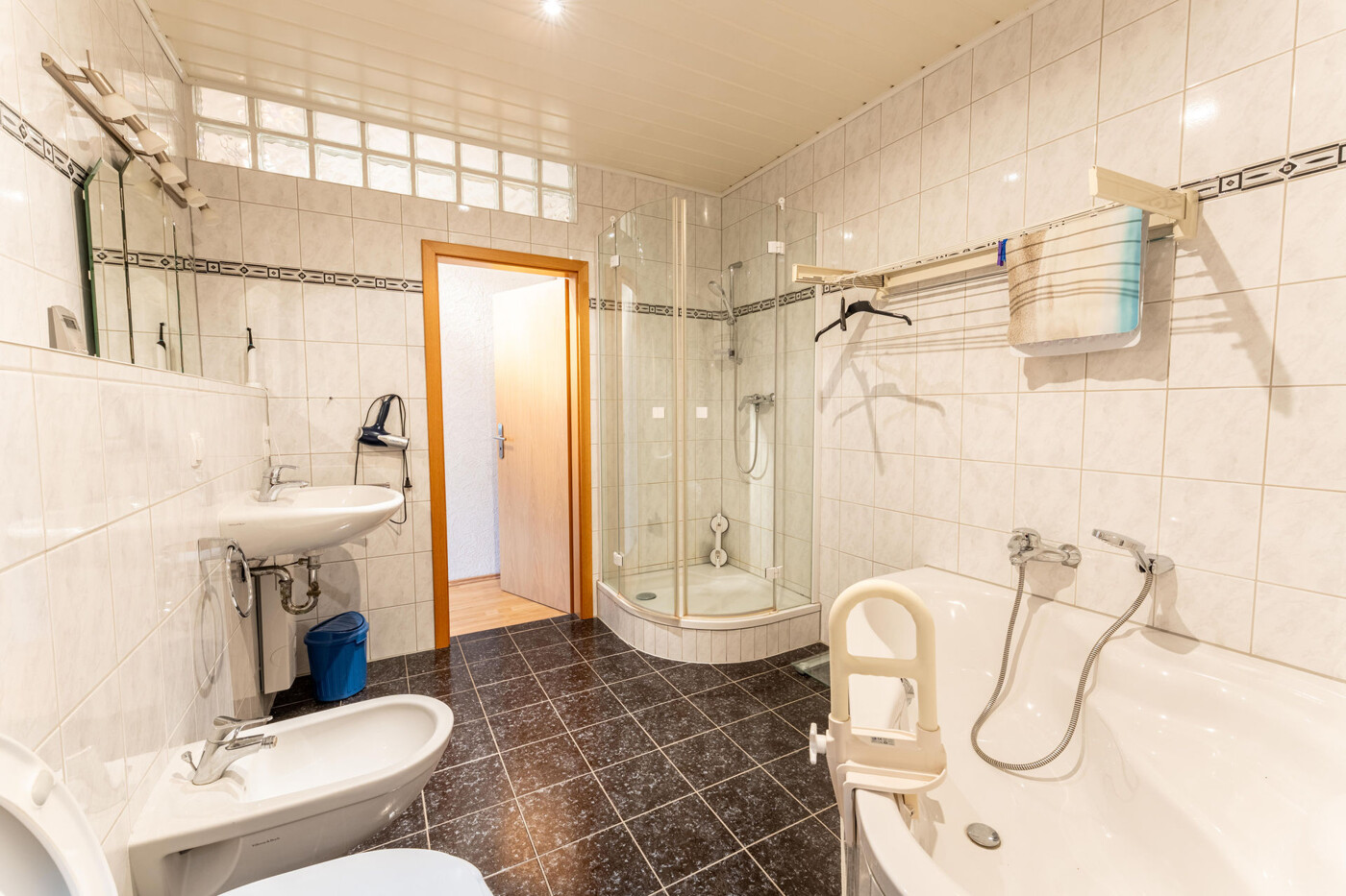 Badezimmer Ansicht 2