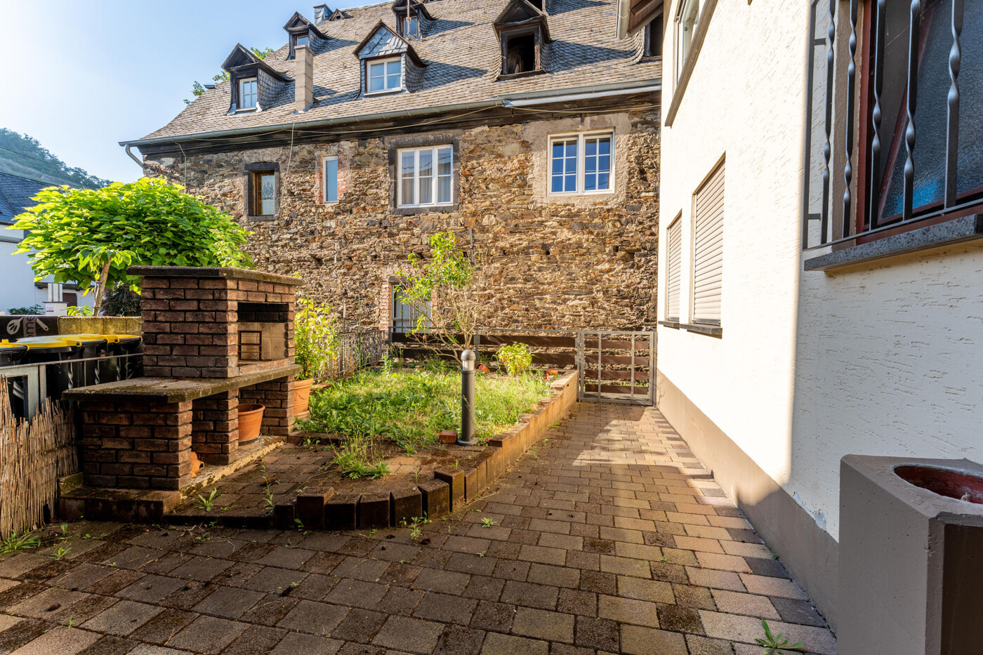 17 - EG Hof Ansicht 1