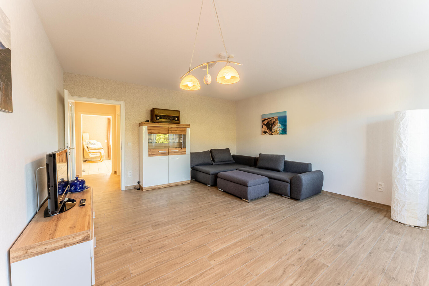 8 - EG Wohnzimmer Ansicht 1