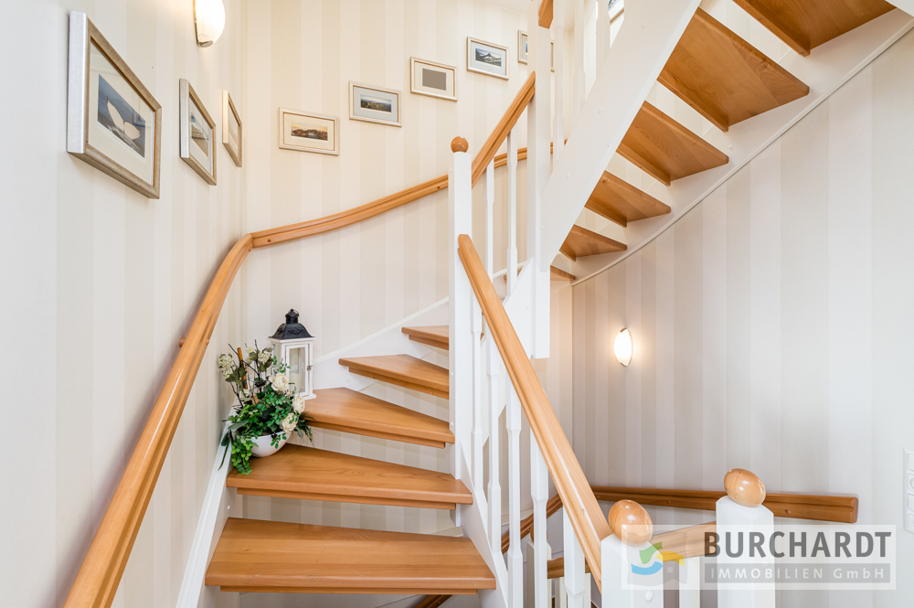 Immobilien Details 7 EG - Treppe