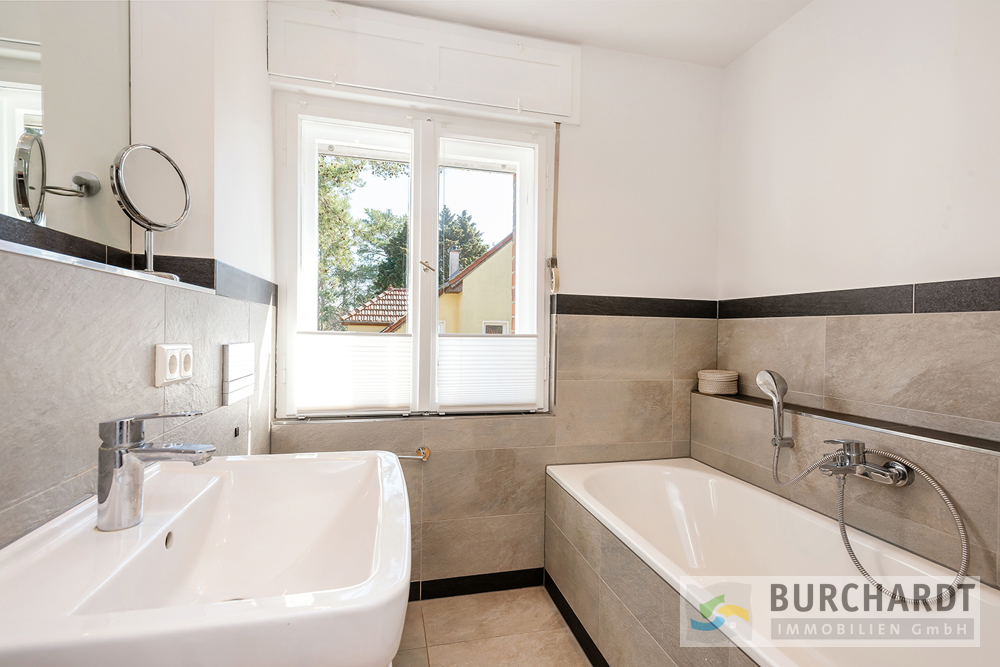 Immobilien Details 8 Obergeschoss - Badezimmer