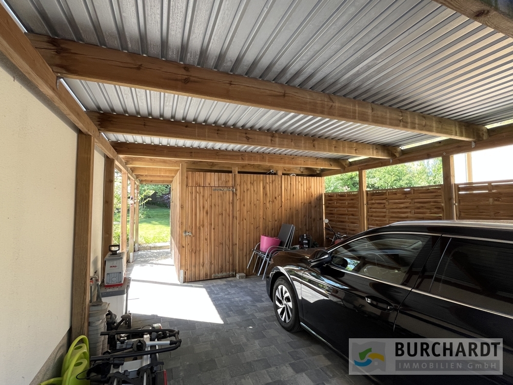 Immobilien Details 11 Carport mit Nebengelass