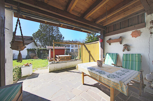 überdachte Terrasse
