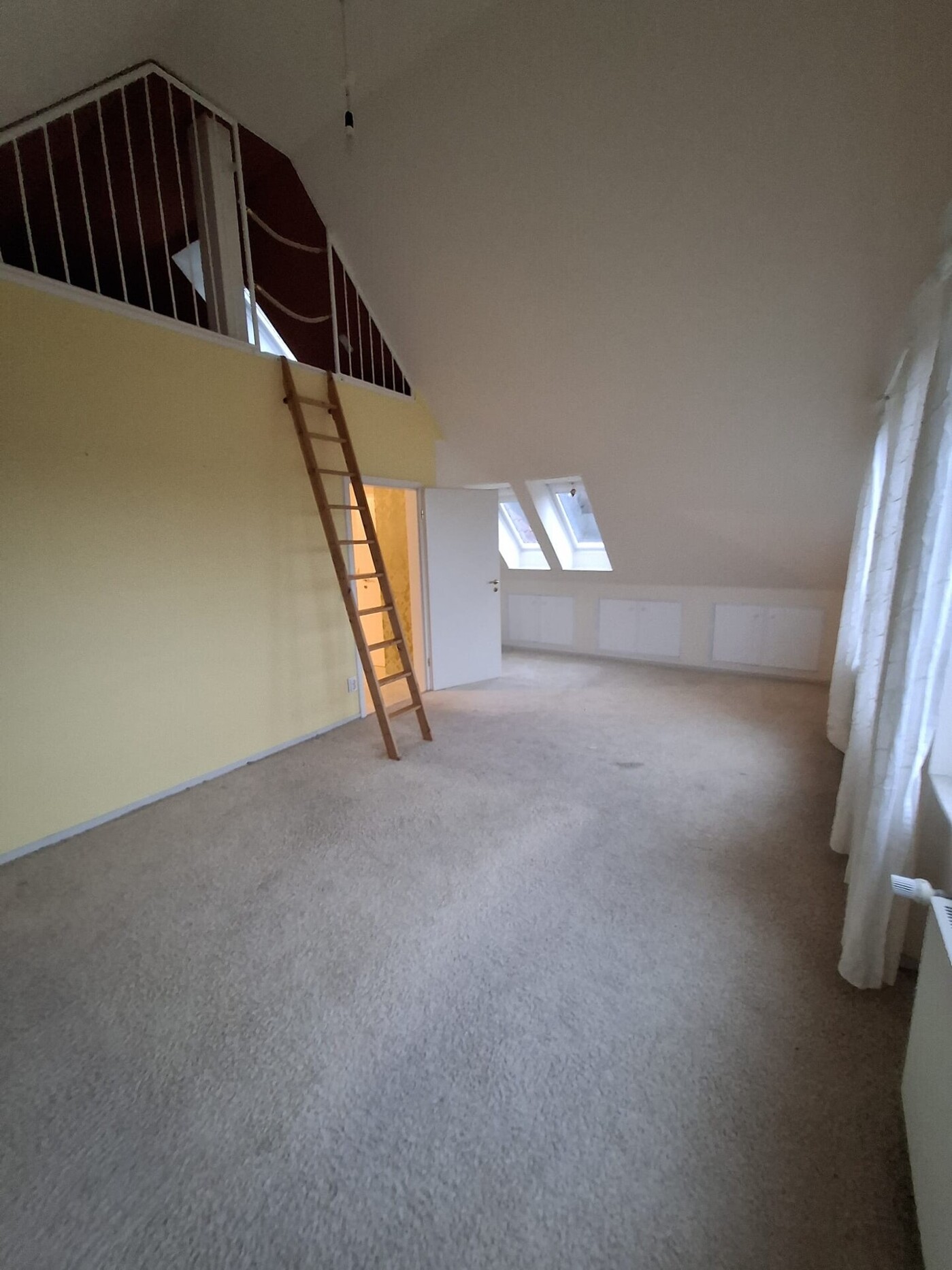 Zimmer 3 mit Hochebene