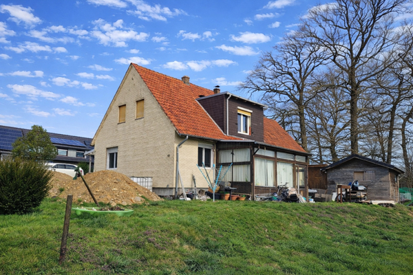 Haus mit Garten und Schuppen