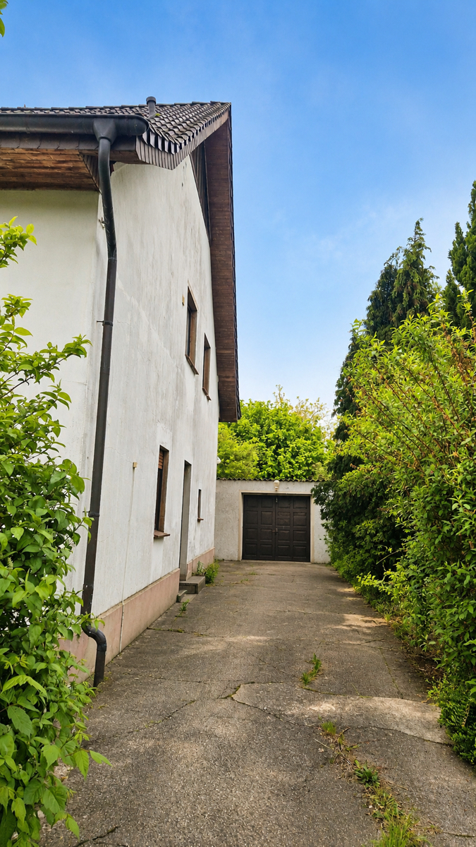 Seitenansicht ,Auffahrt