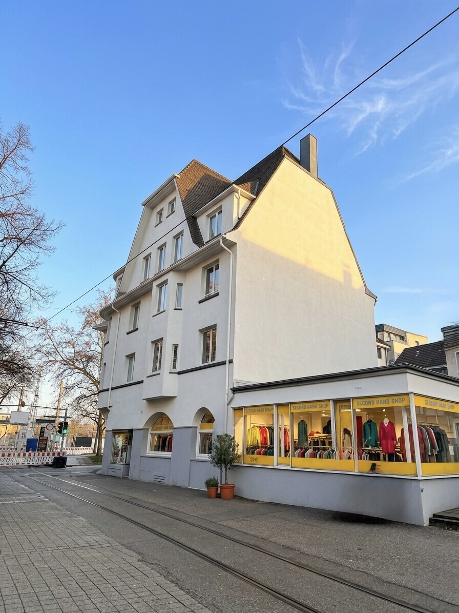 Aussenansicht mit Gewerbefläche