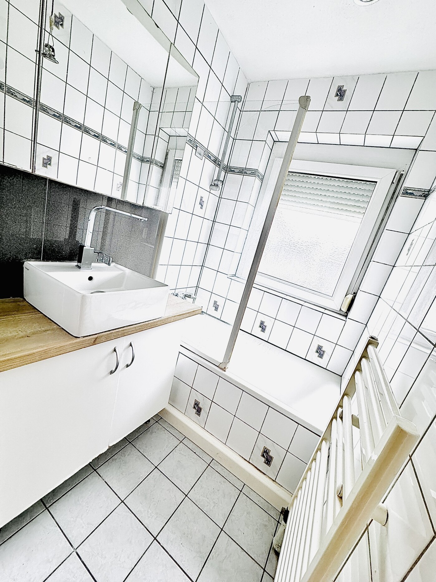 Bad mit Badewanne