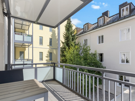 Balkon l Innenhofblick