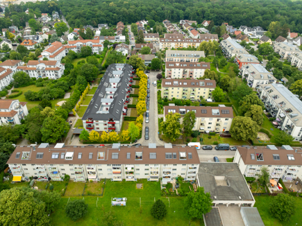 Hausansicht und Umgebung