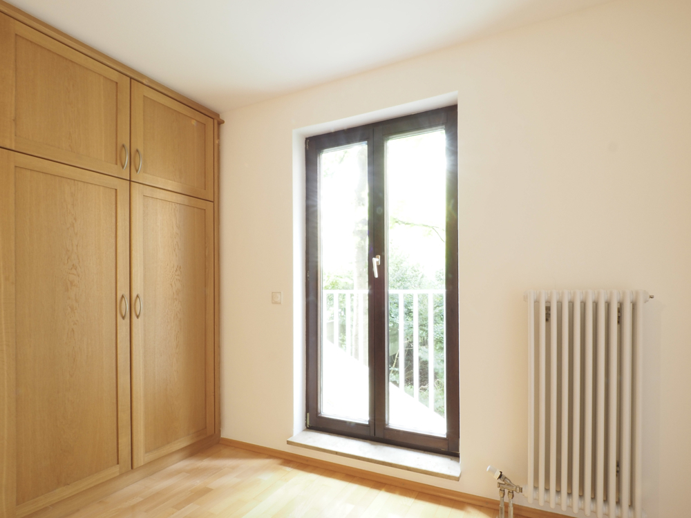 Zimmer mit Maßgefertigtem Einbauschrank