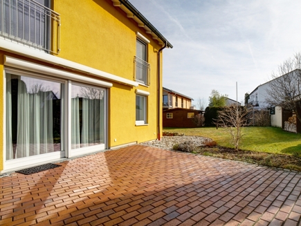 Haus- und Gartenansicht