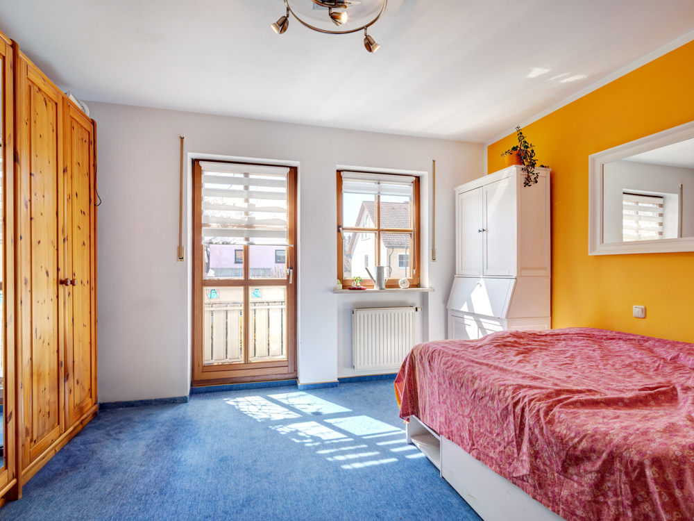 Schlafzimmer 1