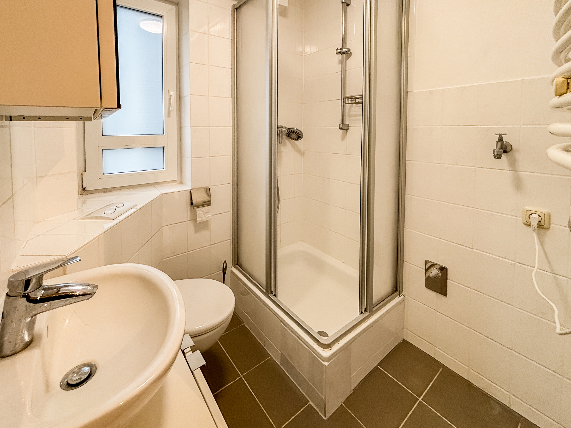 Ansicht Badezimmer l vor Renovierung