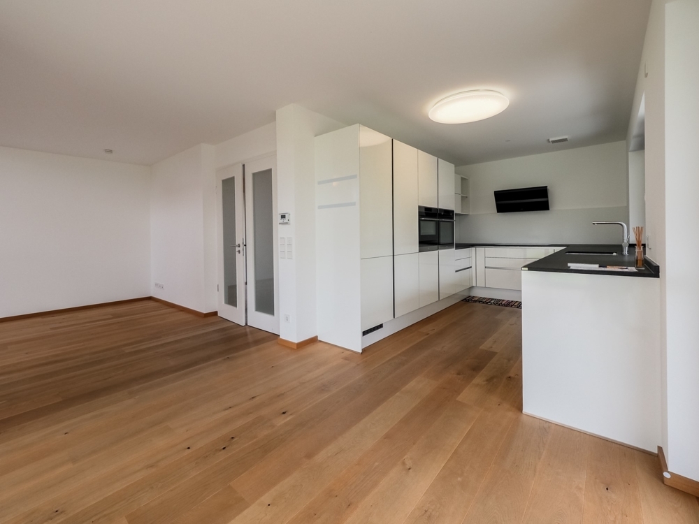 Küche l Wohn-/Esszimmer