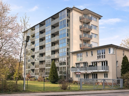 Hausansicht Südseite l KI optimiert