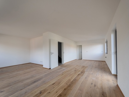 Wohn-/Esszimmer l Offene Küche