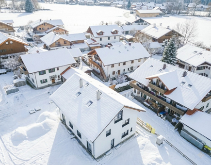 Hausansicht l Winterstimmung KI generiert