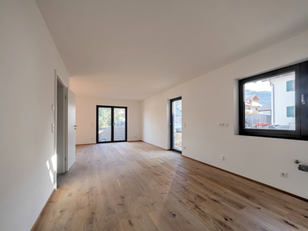 Wohn-/Esszimmer l Offene Küche