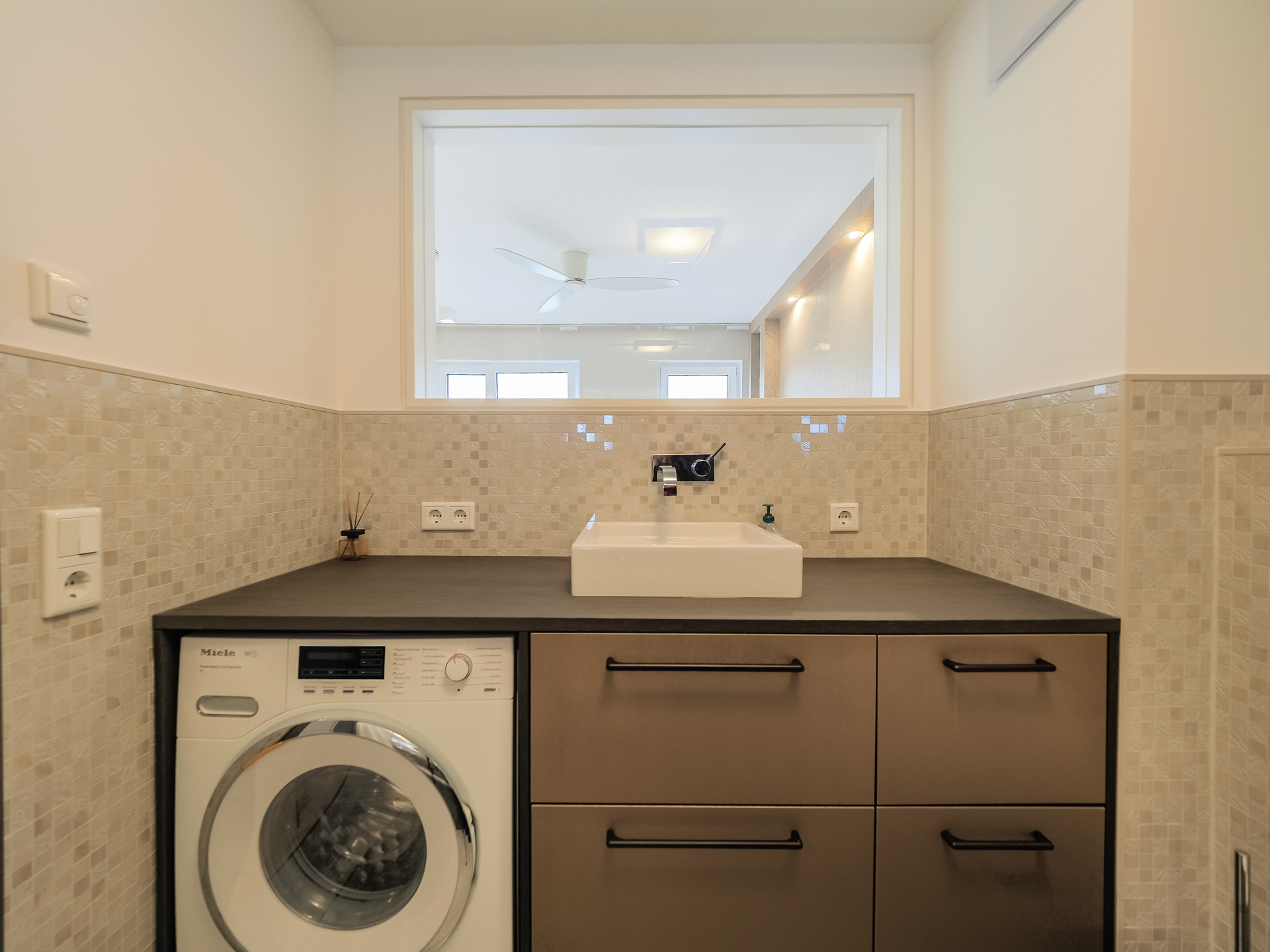 Masterbad en Suite mit Waschtisch