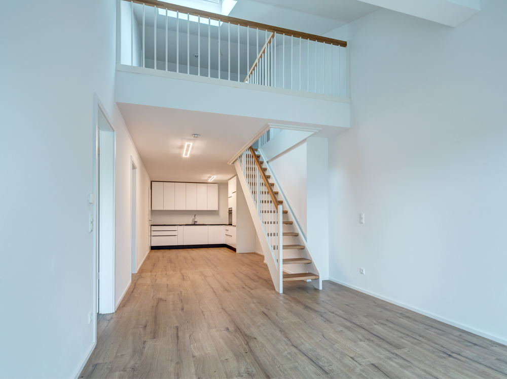 Wohn-/Esszimmer l Offene Küche