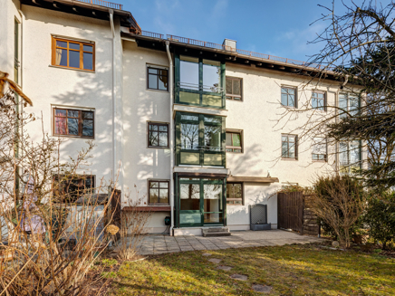 Garten- und Hausansicht