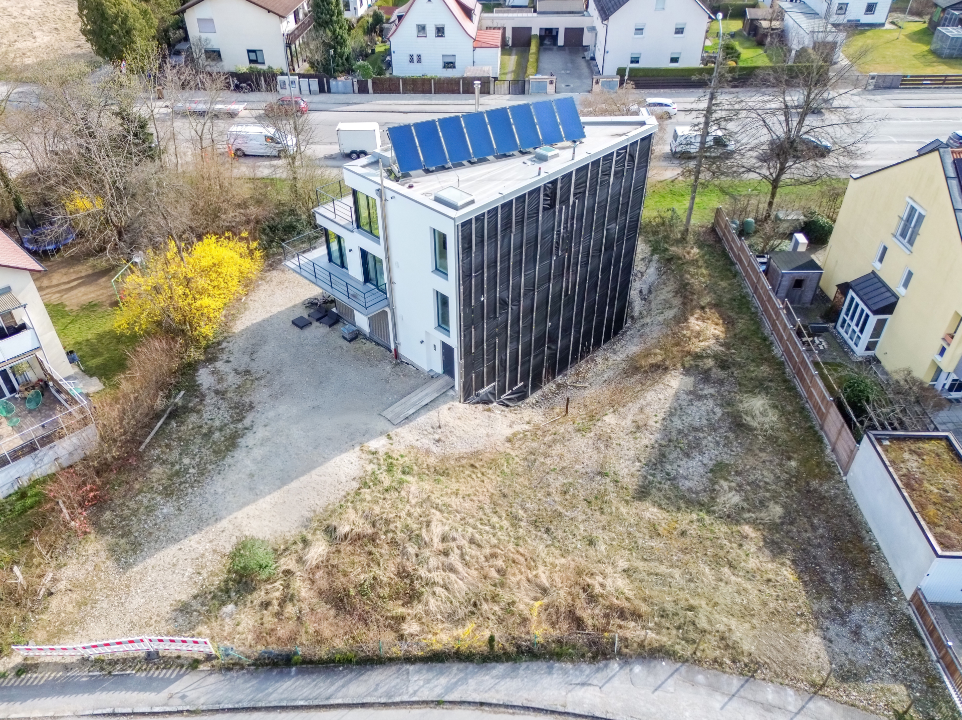 Grundstück l KI retuschiert