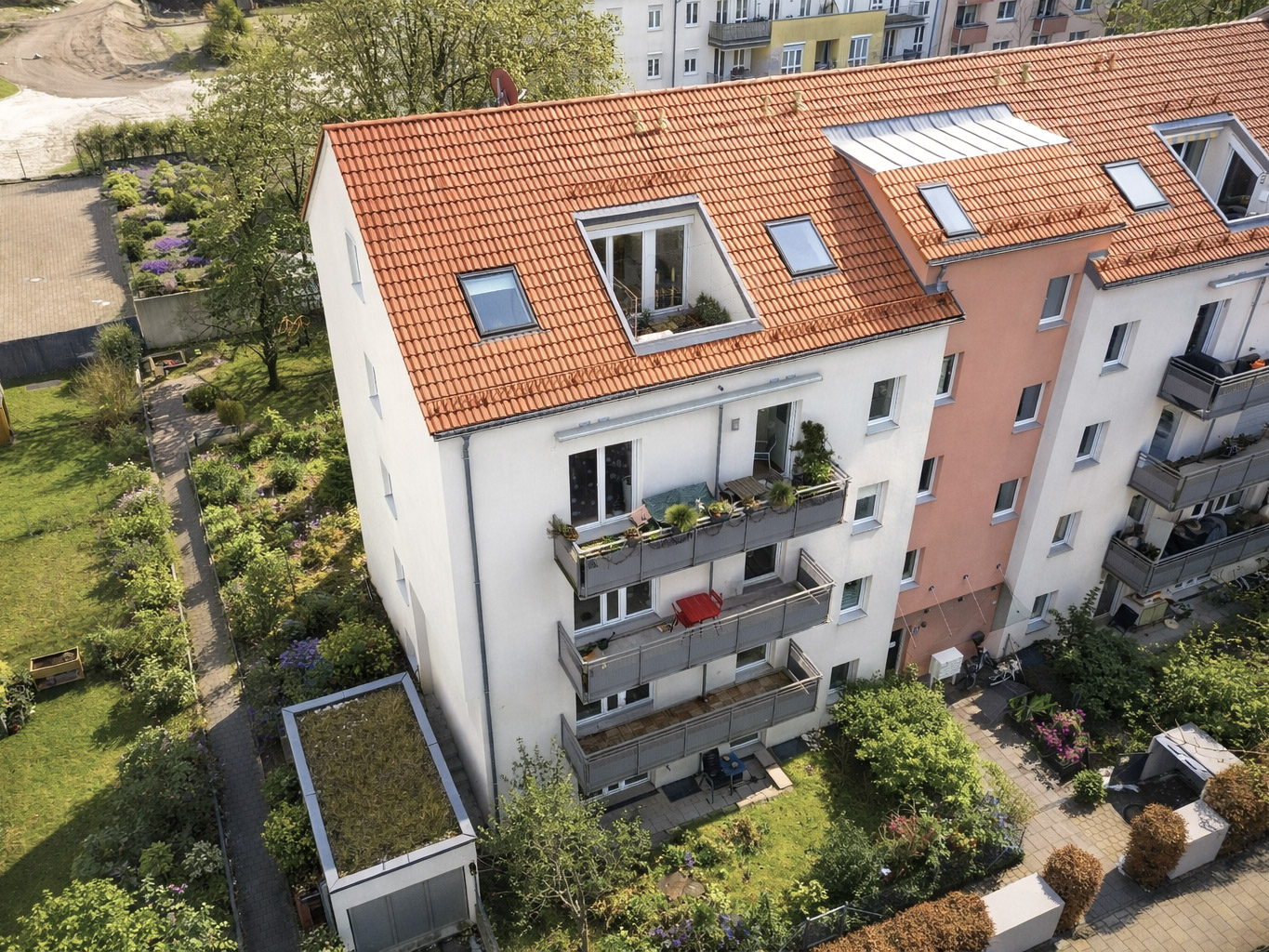 Hausansicht l Umgebung I KI optimiert