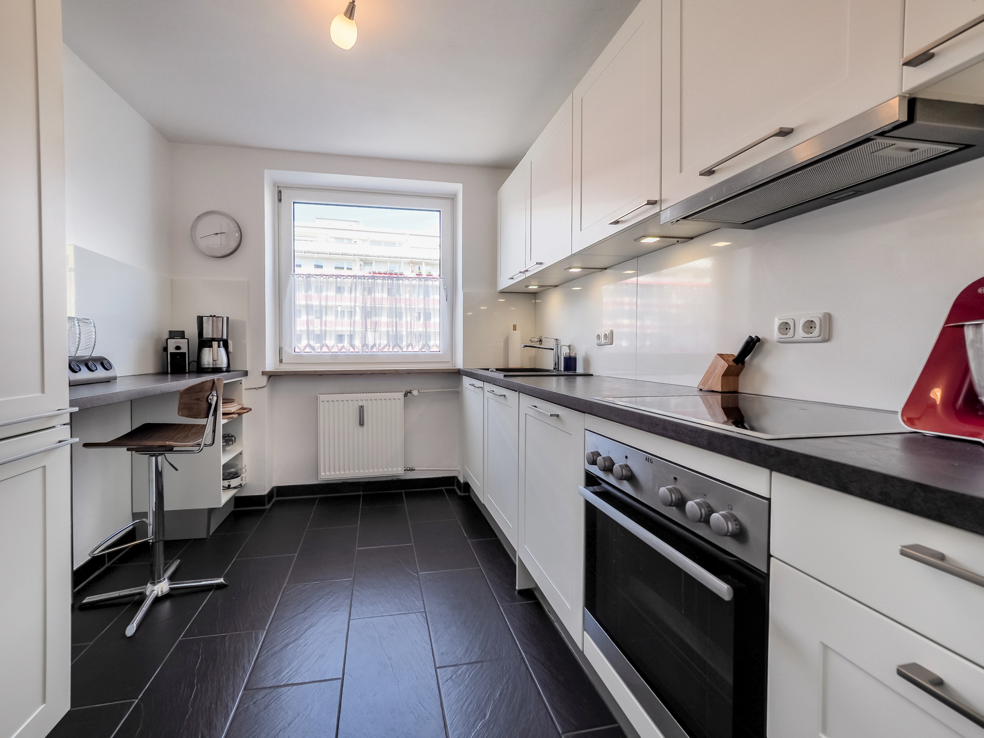 Wohnküche l KI retuschiert