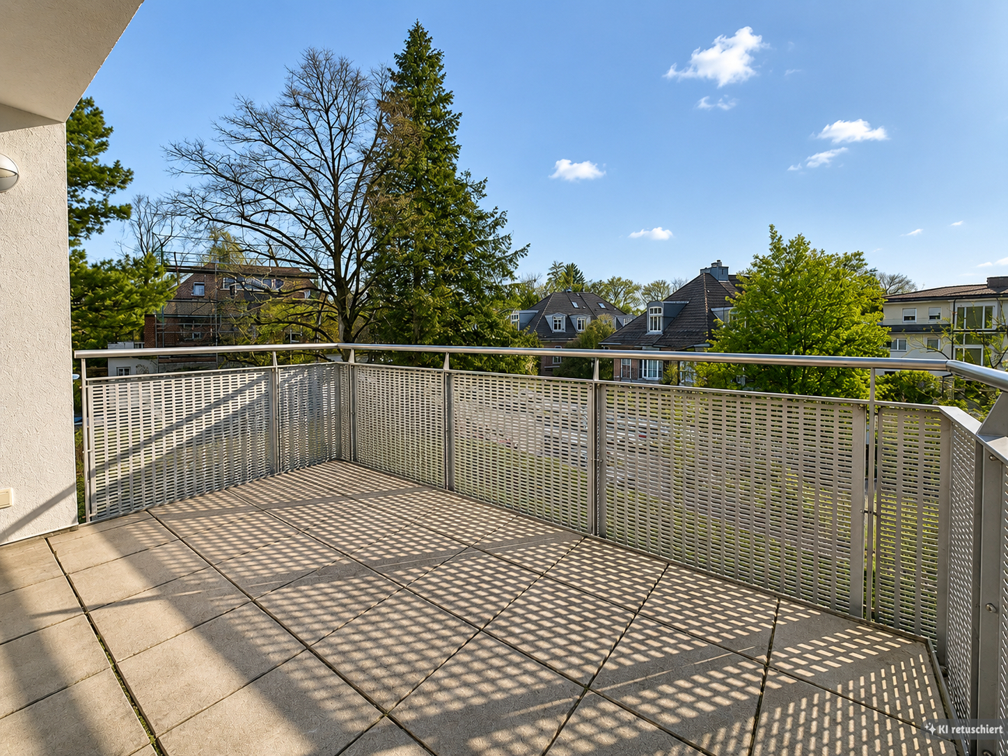 West-Balkon und Ausblick I KI Sommerstimmung