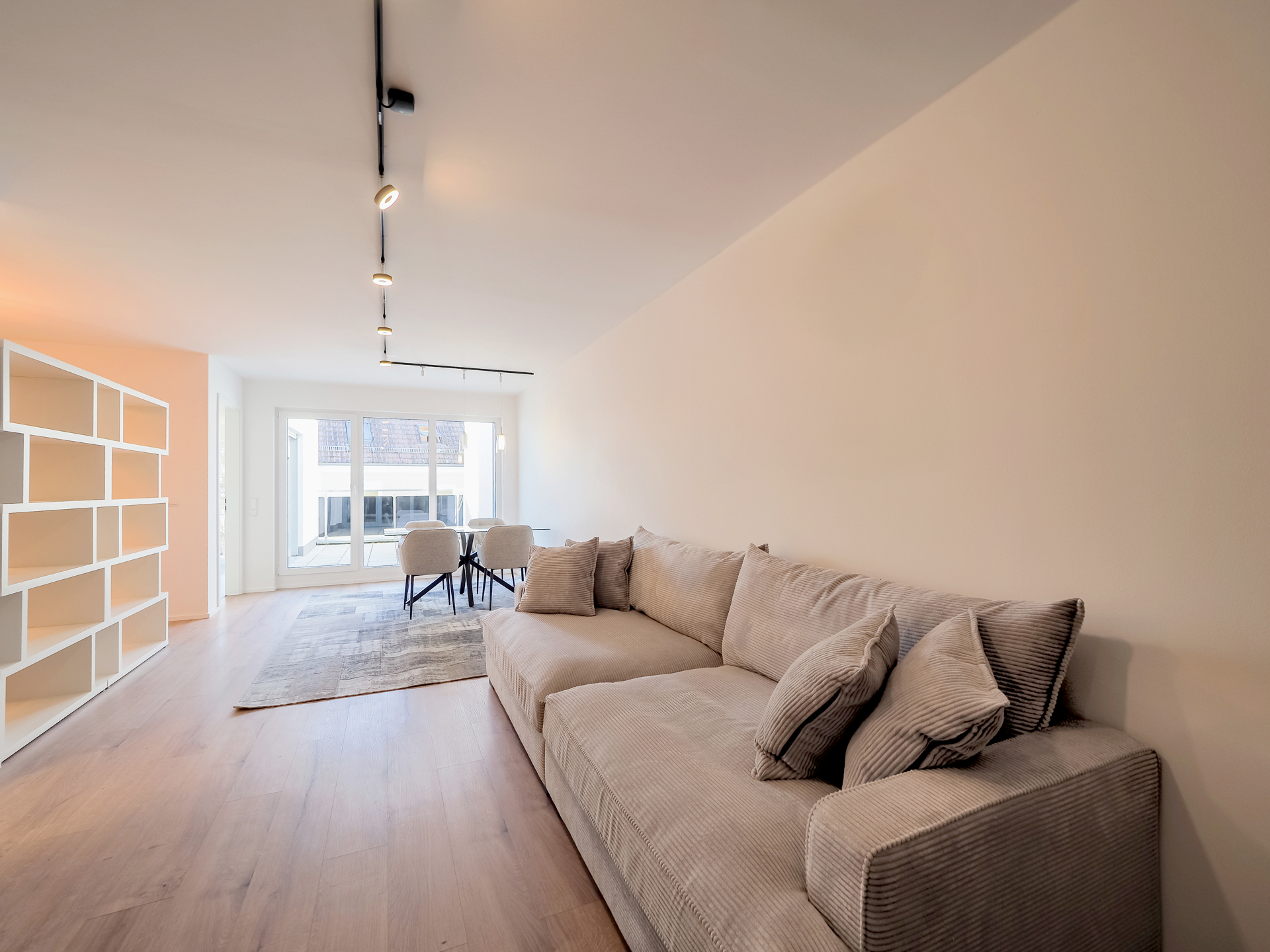 Wohn-/Esszimmer l Musterwohnung