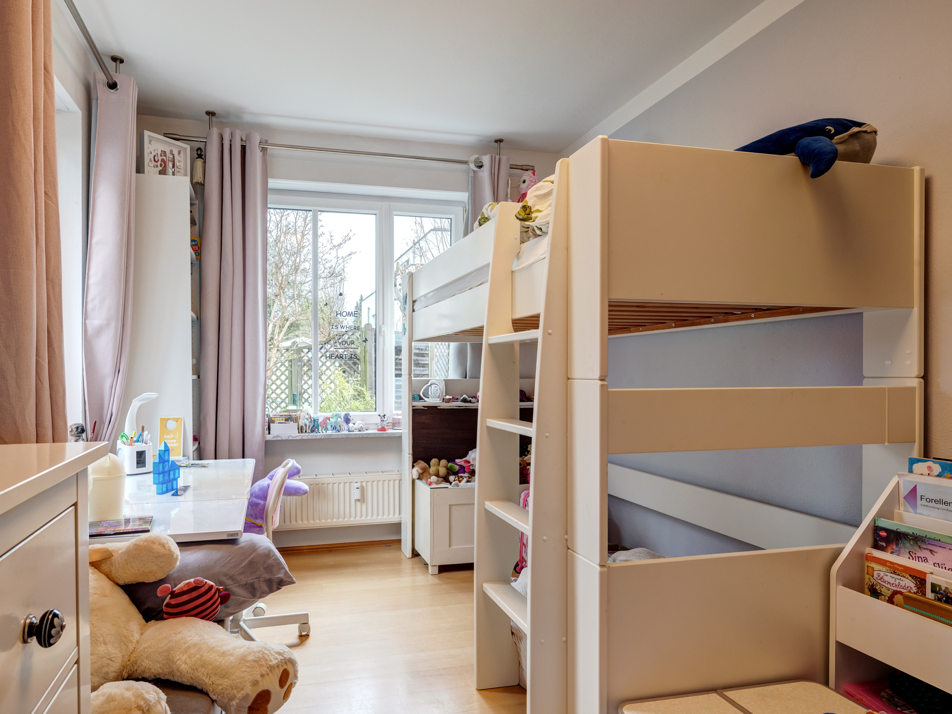 Zimmer 2 I KI optimiert