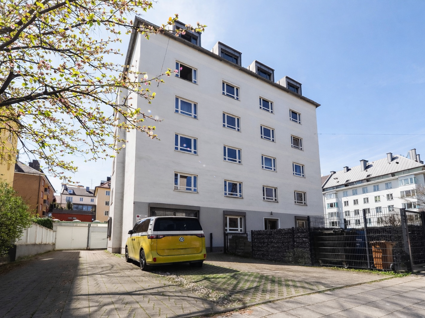 Hausansicht I KI retuschiert