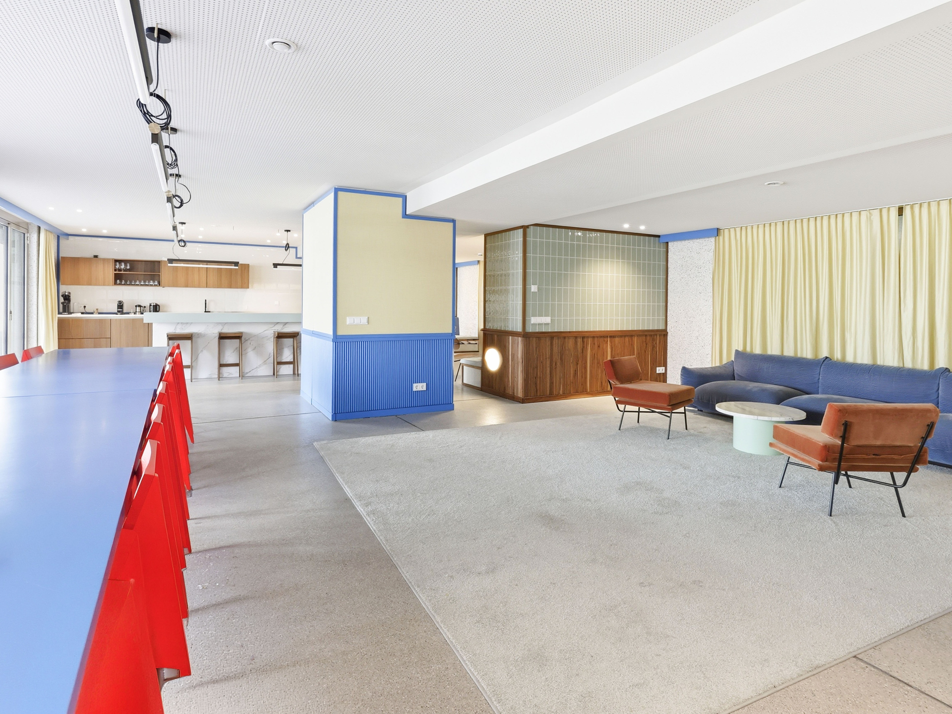 Gemeinschaftliche Kitchen & Working Lounge