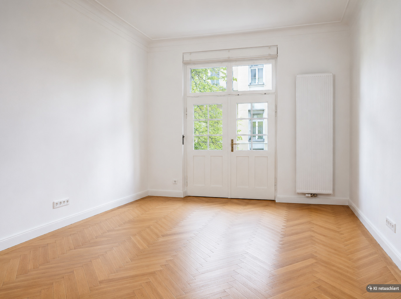 Zimmer 4 mit Zugang zur Loggia I KI retuschiert
