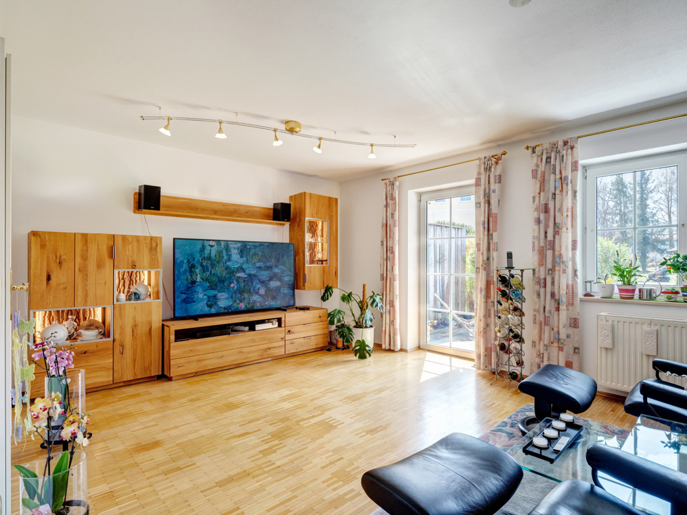 Wohnzimmer l KI retuschiert