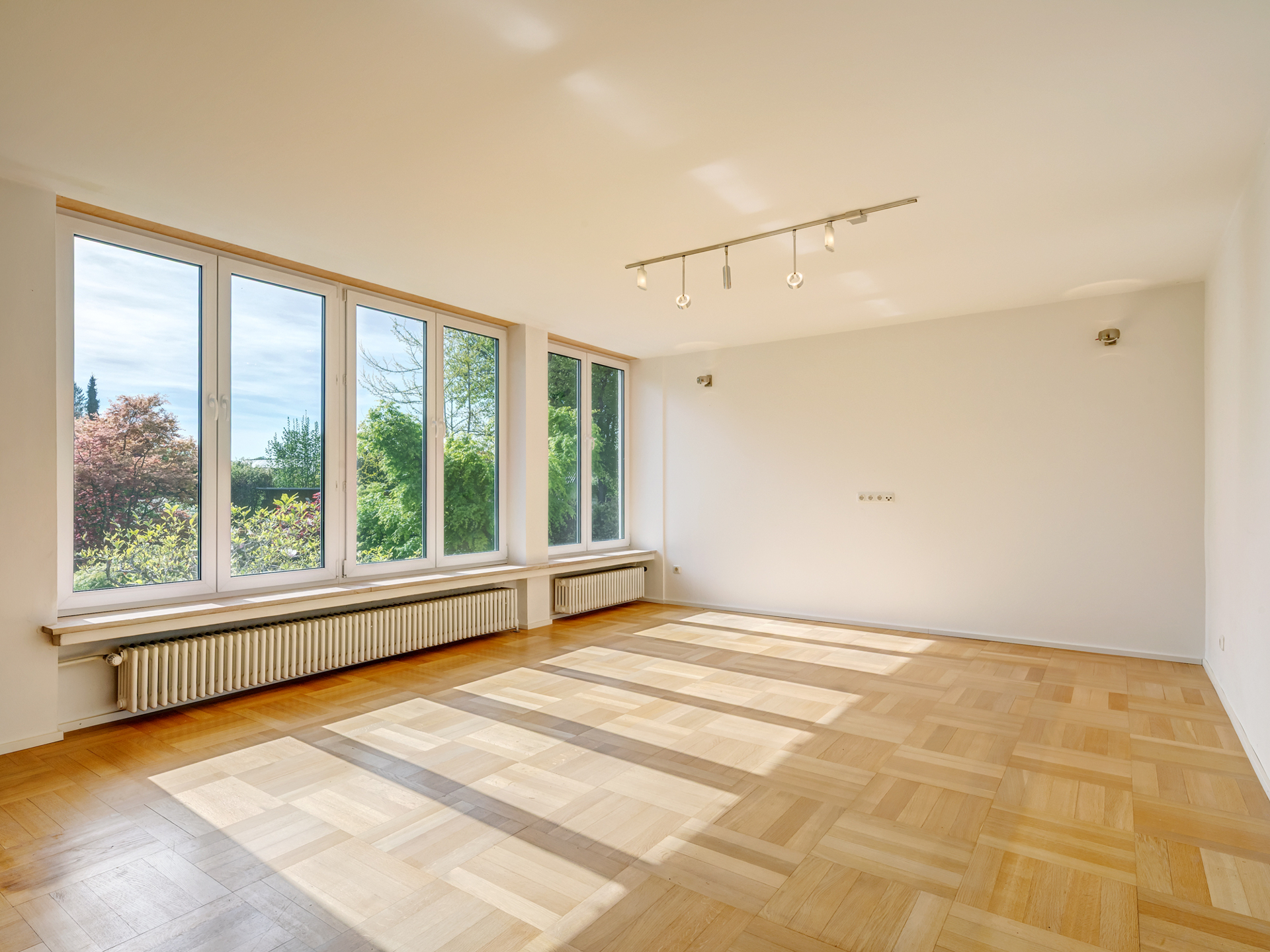Wohn-/Esszimmer l Haupthaus