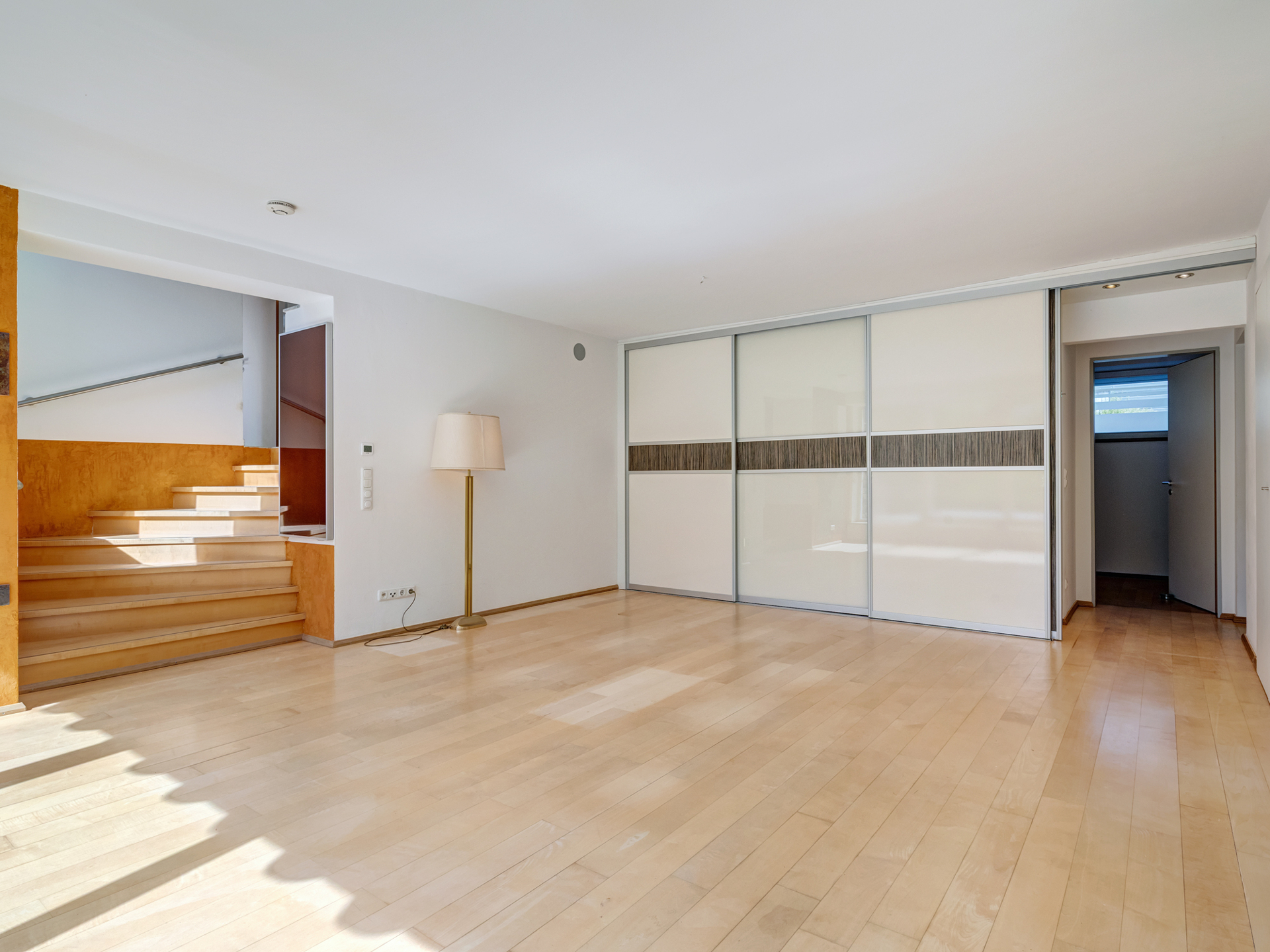 Wohn-/Esszimmer l Anbau/Nebengebäude