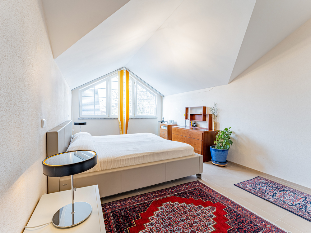 Schlafzimmer l KI retuschiert