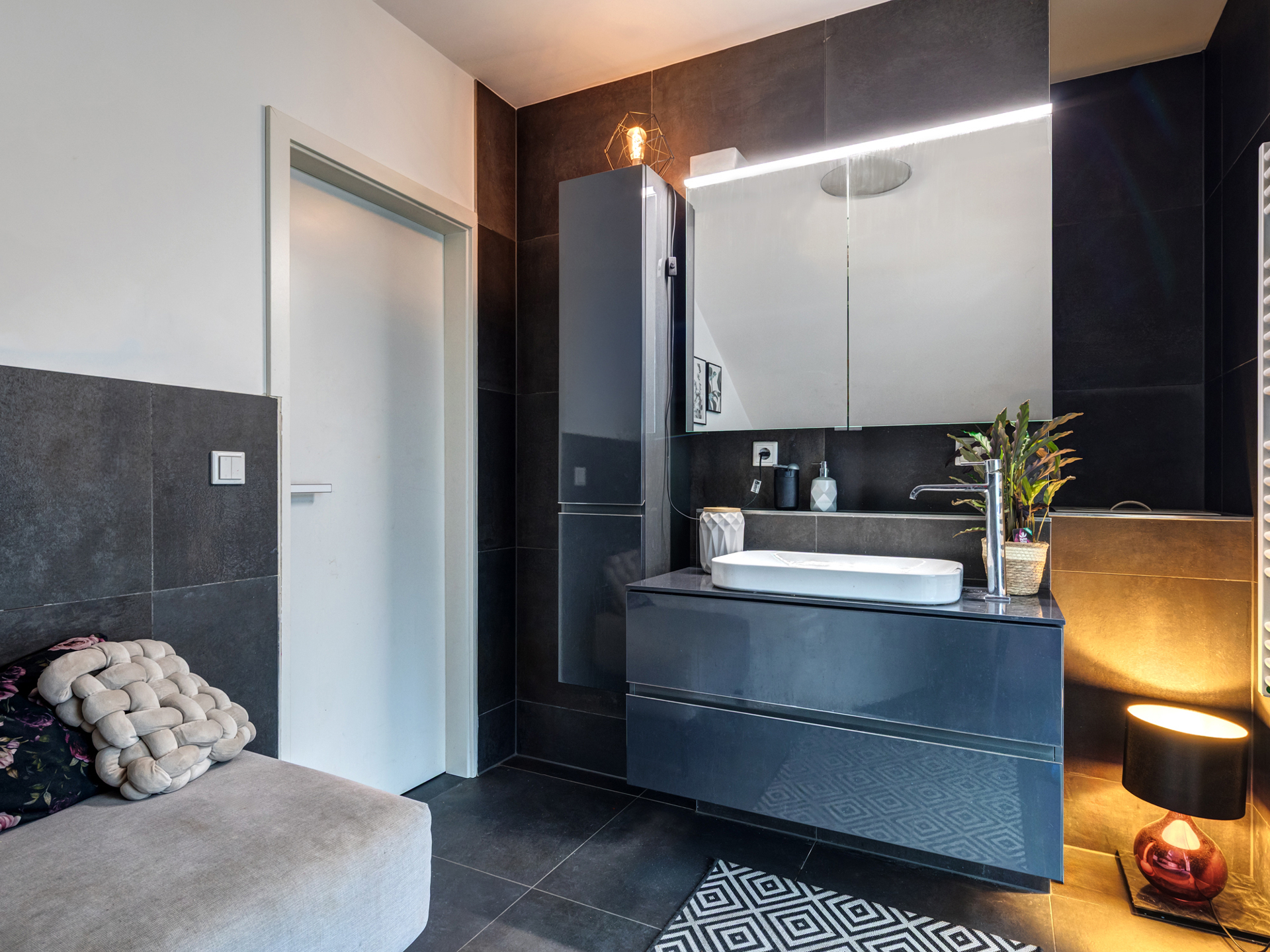 Badezimmer OG/DG l KI retuschiert