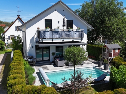 Haus- und Gartenansicht