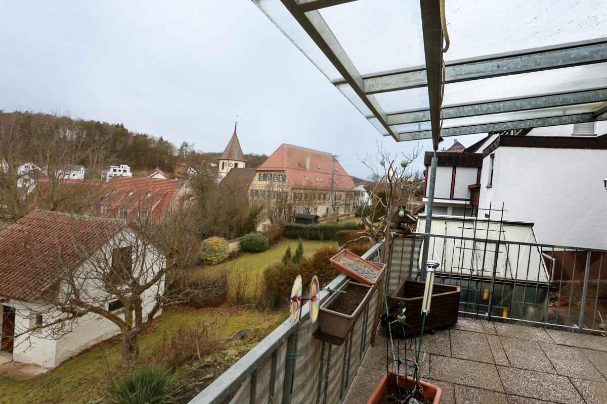 Blick aufs Deufringer Schloss